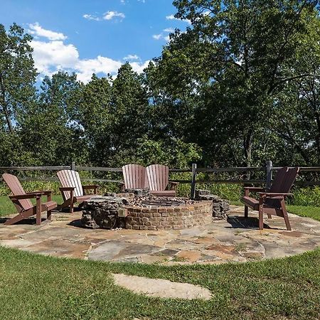 Rock And Timber Lodge Branson Exterior photo
