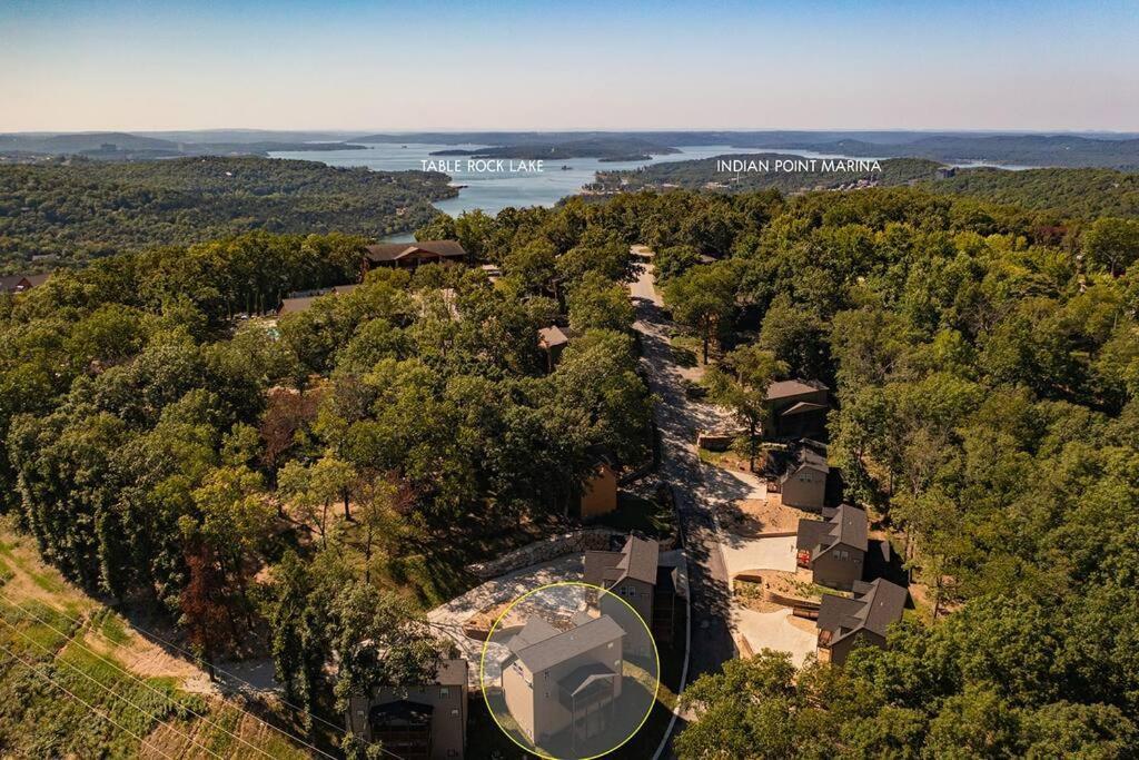 Rock And Timber Lodge Branson Exterior photo