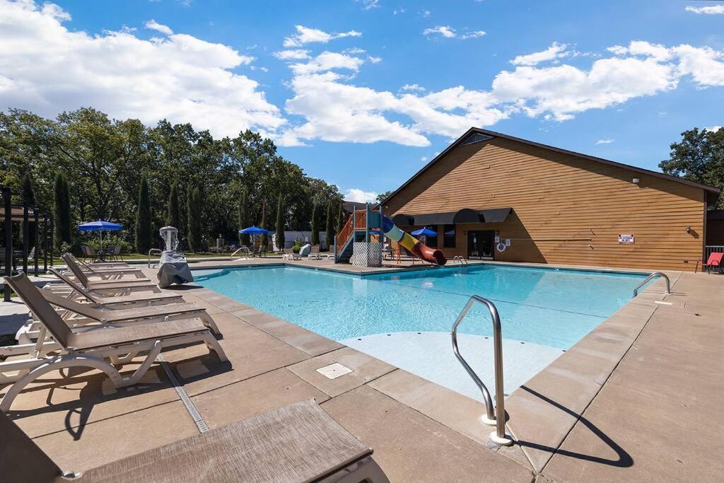Rock And Timber Lodge Branson Exterior photo